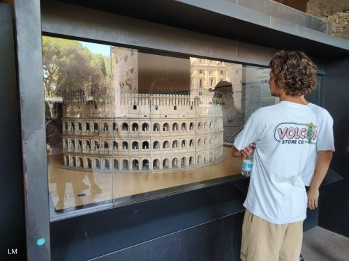 Colosseum - L. L. Majonen (Majonen.com)